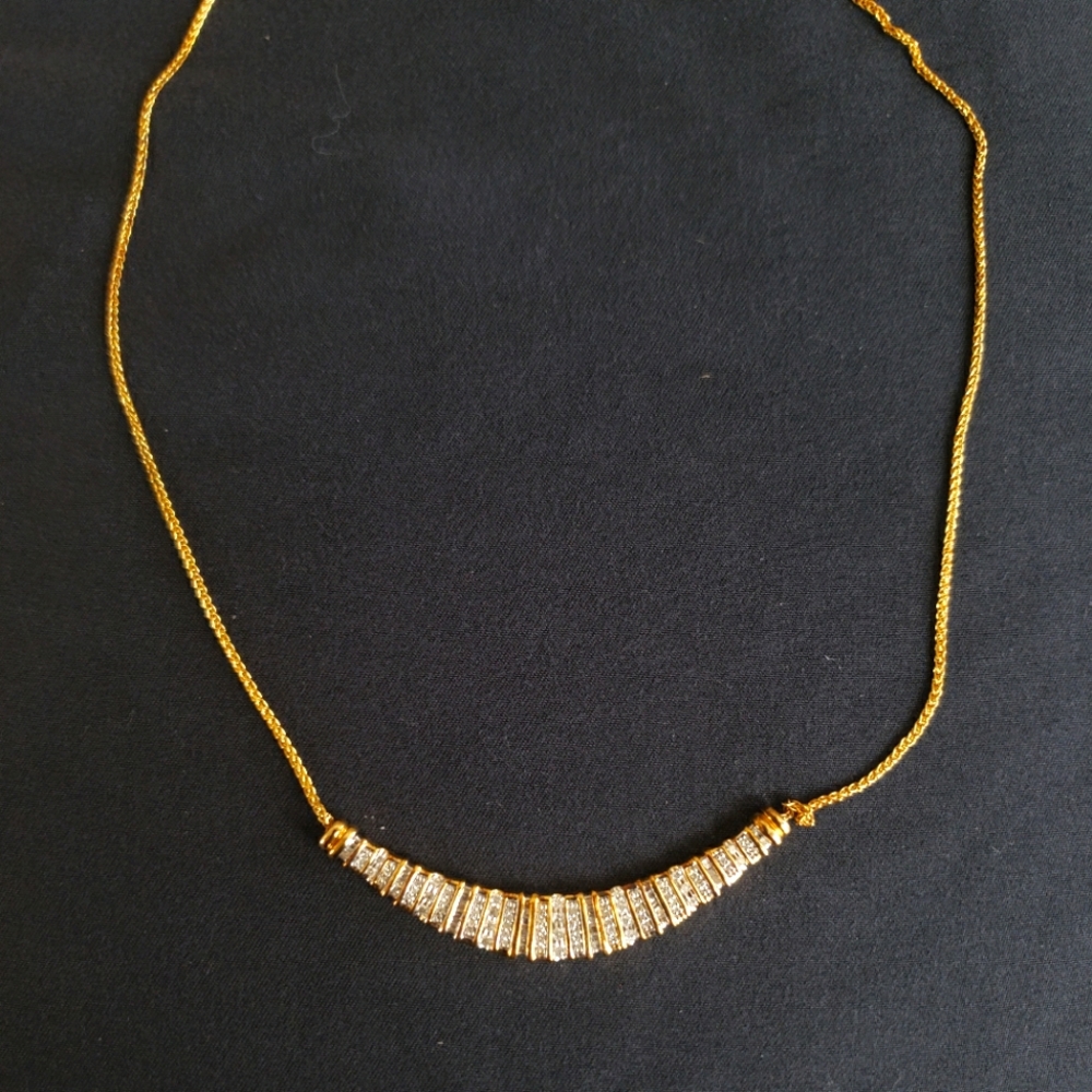 Collar necklace